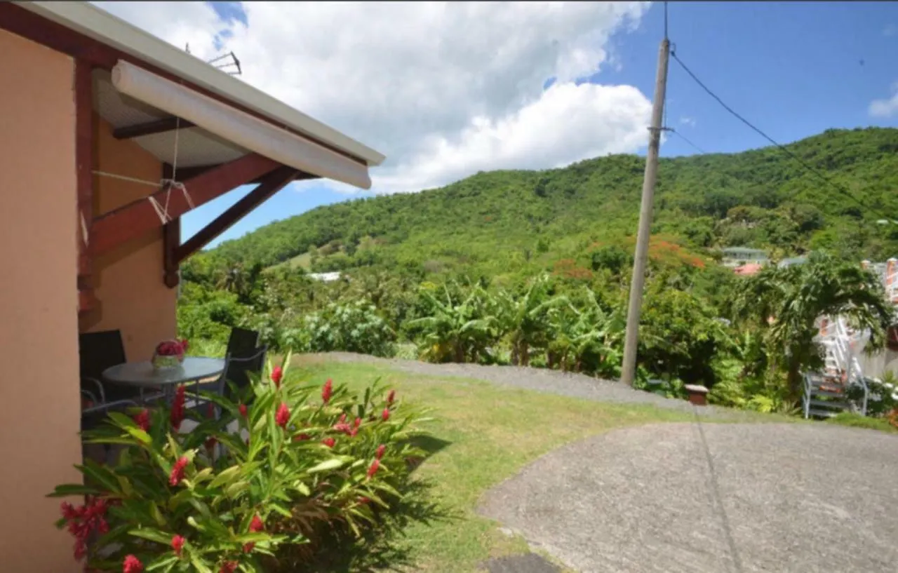 Villa Bougain Fleuri à Deshaies Hébergement de vacances